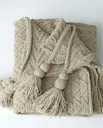 Charming Chenille Knit Throw Blanket with Delightful Pompoms - Cozy Elegance for Your Living Space