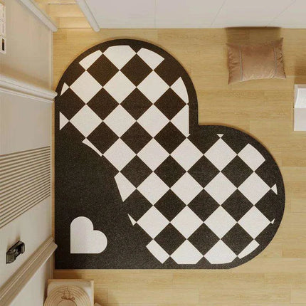 Chic Heart-Shaped Welcome Mat - A Touch of Elegance for Your Home