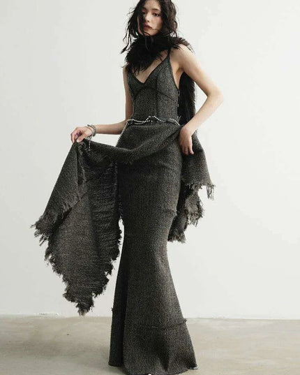 Chic Vintage Sleeveless V-Neck Dress with Unique Tassels and Burr Hem - Women's Wool Blend Autumn/Winter Fashion