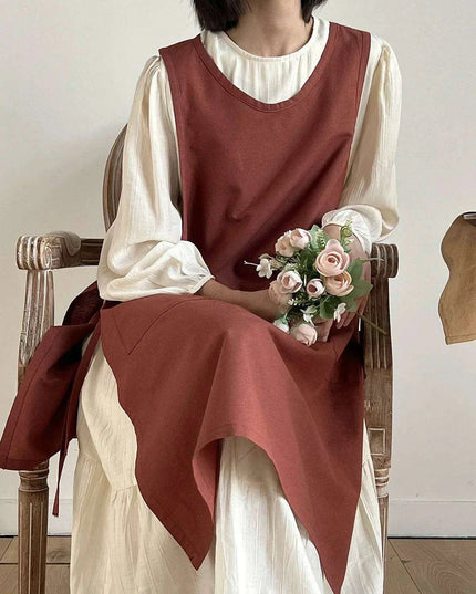Chic Waterproof Apron for Culinary and Gardening Mastery - Adjustable Cotton-Linen Blend