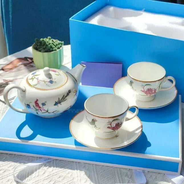 Timeless Nordic Charm Tea Set - Exquisite Bone China Kitchenware for Elegant Gatherings