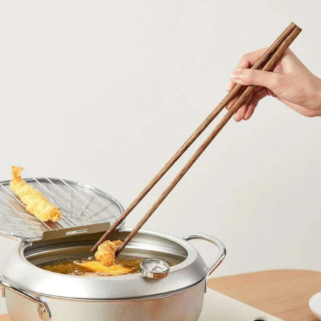 High-Quality Heat-Resistant Wooden Chopsticks for Hot Pot and Noodles - Stylish and Comfortable Design