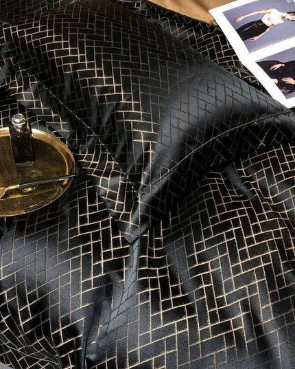 Luxurious Black and Gold Jacquard Egyptian Cotton Duvet Cover Set - 4/6 Piece Collection for Cal King and Queen Sizes with Sheets & Pillowcases