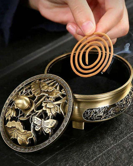 Antique Hollow Copper Incense Burner with Three Legs - Elegant Zen Decor for Home and Yoga Spaces