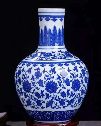 Antique Chinese Ceramic Vase with Intricate Animal Motif - Timeless Charm