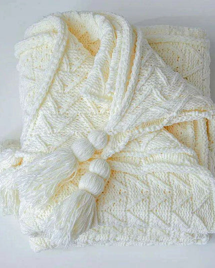 Charming Chenille Knit Throw Blanket with Delightful Pompoms - Cozy Elegance for Your Living Space