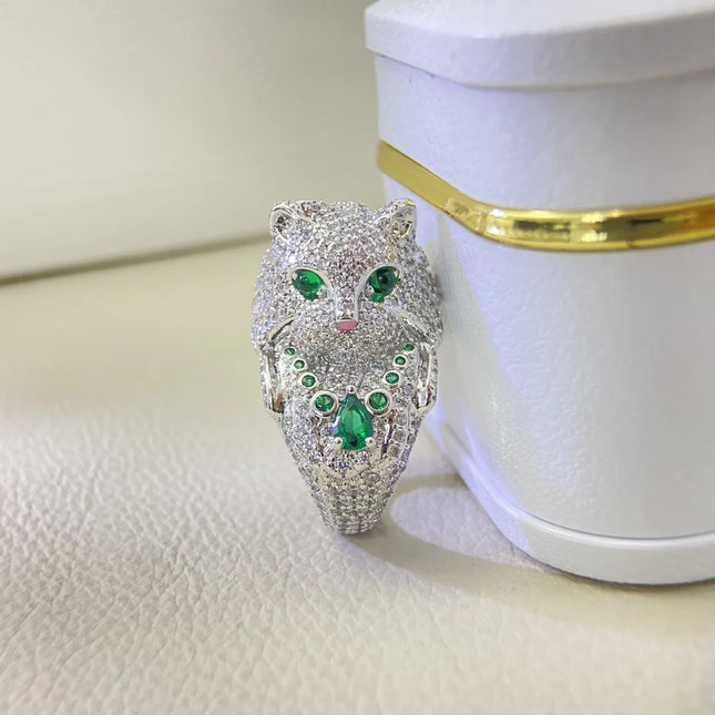 Nan Xin 18K Platinum PT950 Kitten Ring with Diamonds & Synthetic Emera