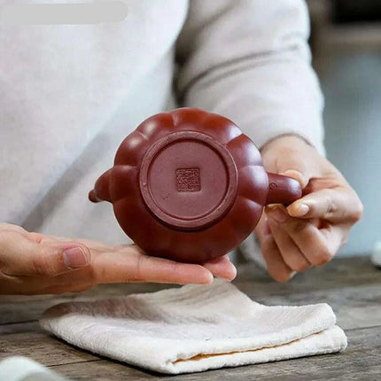 Elegant Yixing Purple Clay Teapot - 200ml Dahongpao Design with Integrated Mesh Filter for the Discerning Tea Enthusiast