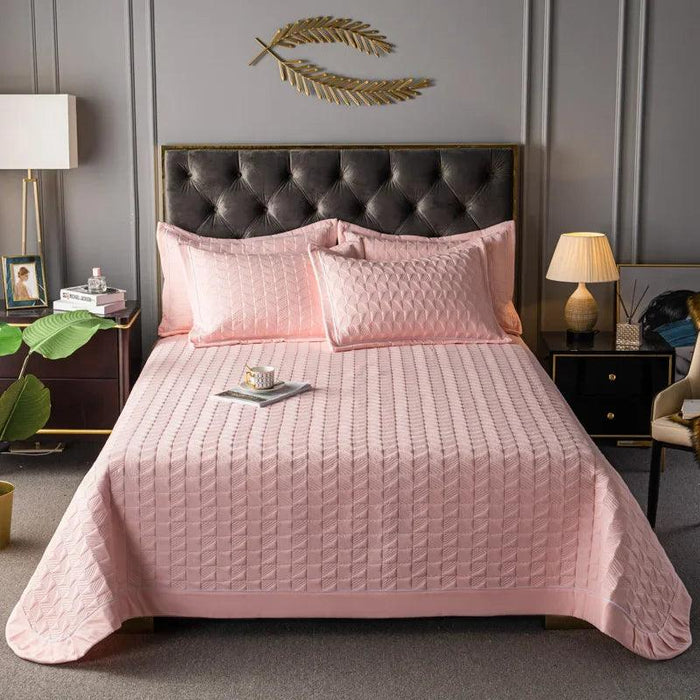 Luxurious Multi-Functional Plaid Bedspread - Elegant Euro-Style Quilted Coverlet for All Season Comfort