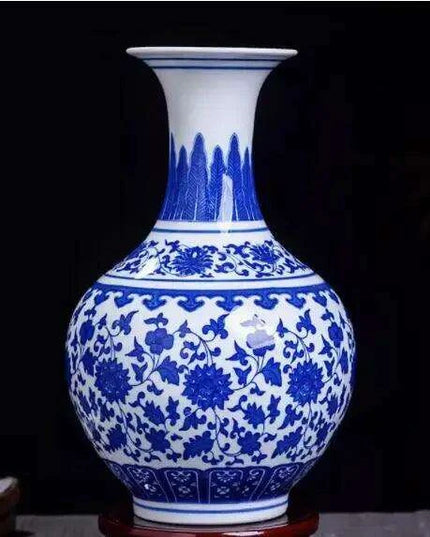 Antique Chinese Ceramic Vase with Intricate Animal Motif - Timeless Charm