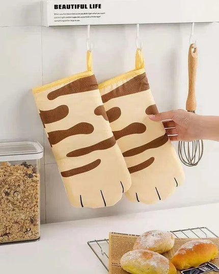 Adorable Cat Paw Design Cooking Glove for Baking Enthusiasts