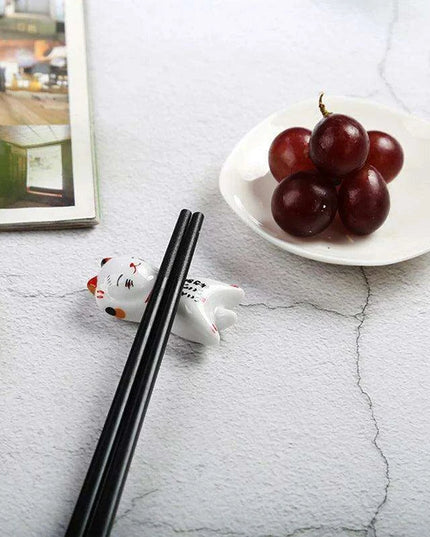 Whimsical Cat-Inspired Ceramic Chopstick Holder - Delightful Japanese Dining Accessory