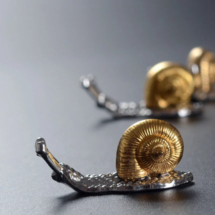Zinc Alloy Snail Figurine with Incense Holder — Bonsai & Desk Ornament