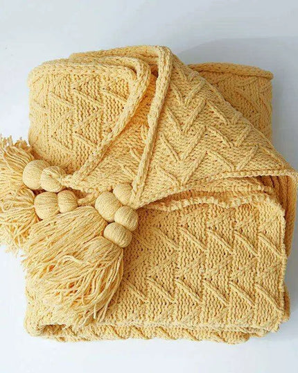 Charming Chenille Knit Throw Blanket with Delightful Pompoms - Cozy Elegance for Your Living Space