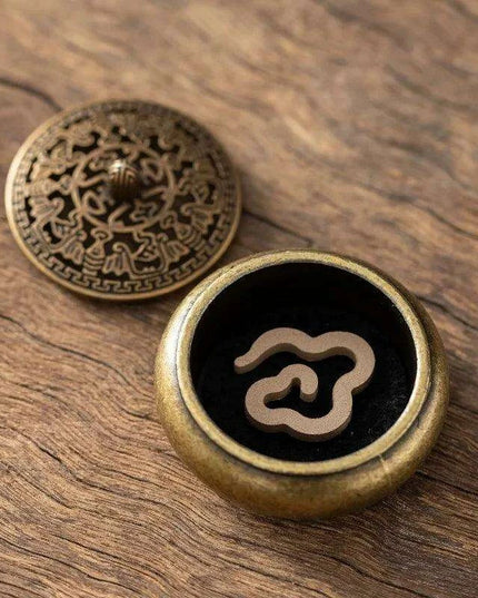 Aromatic Sandalwood and Cinnamon Mini Incense Disks - 42 Pieces for Meditation and Serenity