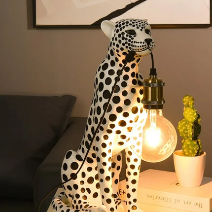Modern Creativity Cheetah Sculpture Room Decoration Animal Figurine Mo