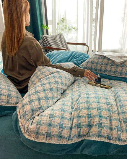 Cozy Winter Plush Coral Velvet 4-Piece Bedding Ensemble – Ultra Soft Flannel Duvet Cover, Quilt, and Sheet Set