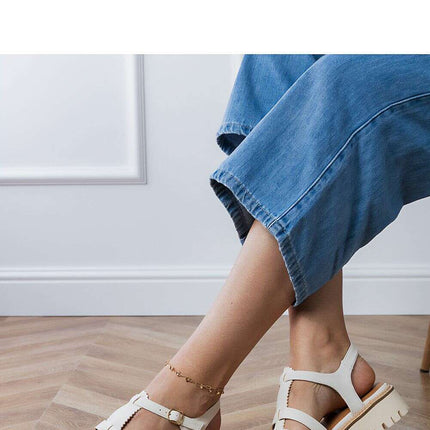 Sandals model 213713 - Très Elite