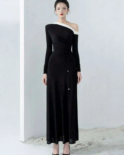 Autumn Dress with Distinctive Diagonal Collar and Lace-up