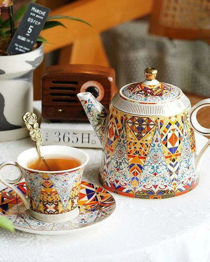 Regal Palace-Inspired Bone China Tea Set with Exquisite Ceramic Cups and Saucers