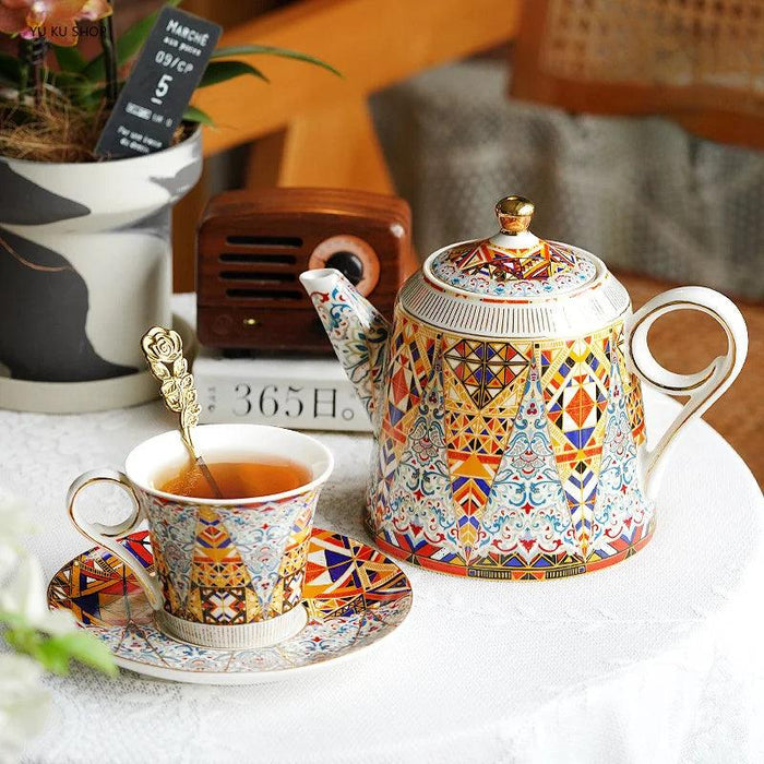 Regal Palace-Inspired Bone China Tea Set with Exquisite Ceramic Cups and Saucers