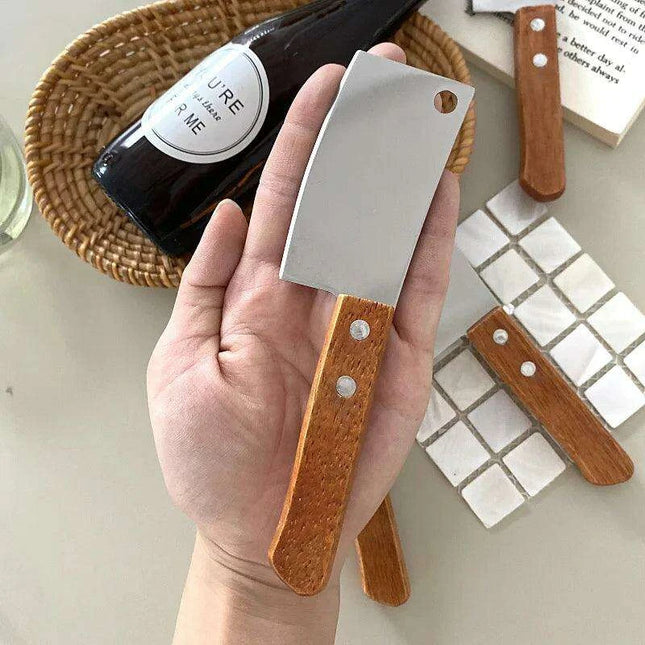 Elegant Mini Bread Cutter with Stylish Wooden Handle: Ideal for Charming Kitchens