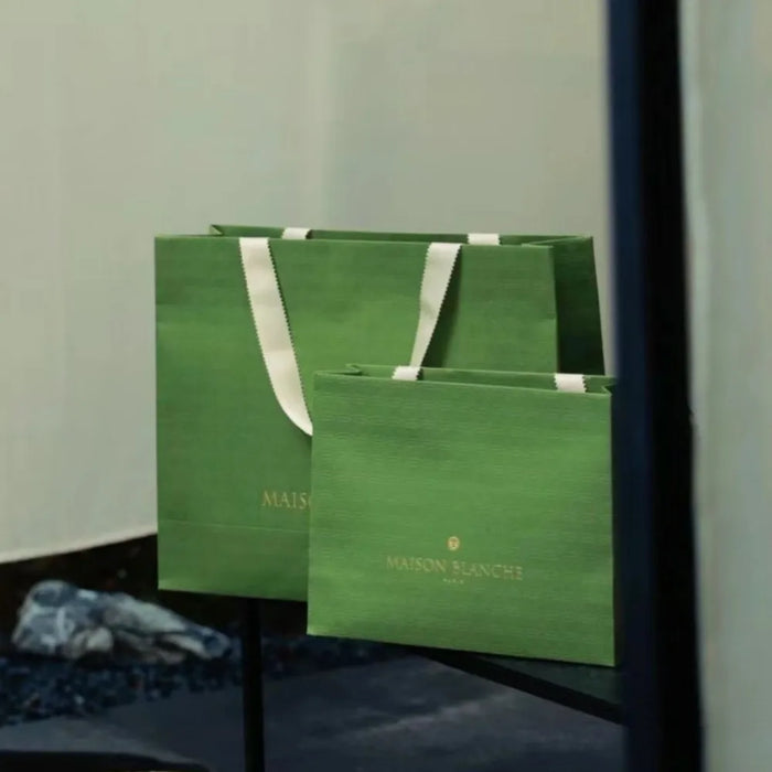 500-Piece Deluxe Green Paper Gift Bags with Elegant Gold Foil Logo