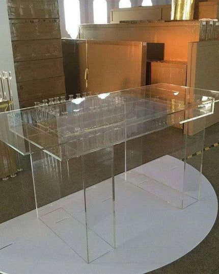 Sleek Transparent Acrylic Dining Table for Stylish Gatherings