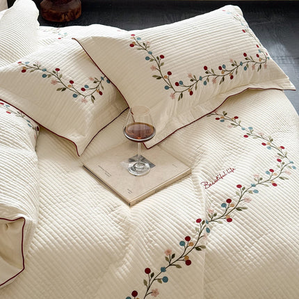 Minimalist Quilted Cotton Flower Bedding Set — 4-Piece, Double / Queen / King