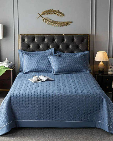 Luxurious Multi-Functional Plaid Bedspread - Elegant Euro-Style Quilted Coverlet for All Season Comfort