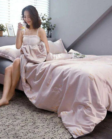 Hyaluronic Acid Cooling Silk Summer Comfort Quilt
