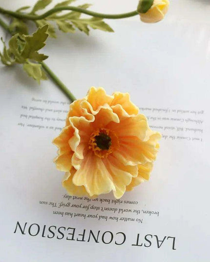 Elegant Faux Poppy Arrangements with Lush Greenery for Timeless Home Decor and Thoughtful Gifts