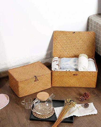 Natural Seagrass Woven Storage Container with Lid - Stylish Basket for Bath Essentials, Cosmetics, and Towels