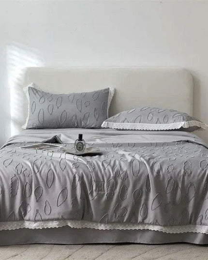 Sophisticated Floral Jacquard Antibacterial Summer Quilt with 3D Design