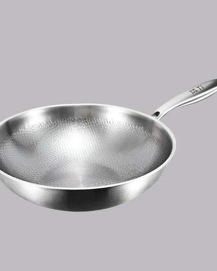 Titanium Excellence: Non-Stick Hammer-Printed Flat Bottom Wok for Gourmet Home Cooking