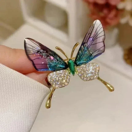Emerald Crystal Butterfly Brooch — Palace-Style Alloy Pin for Suits & Coats