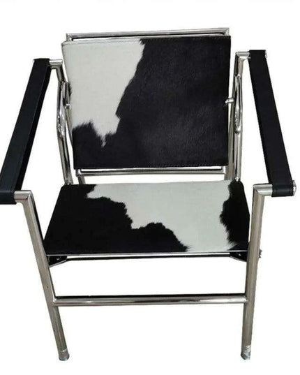 Scandinavian Elegance Lounge Chair