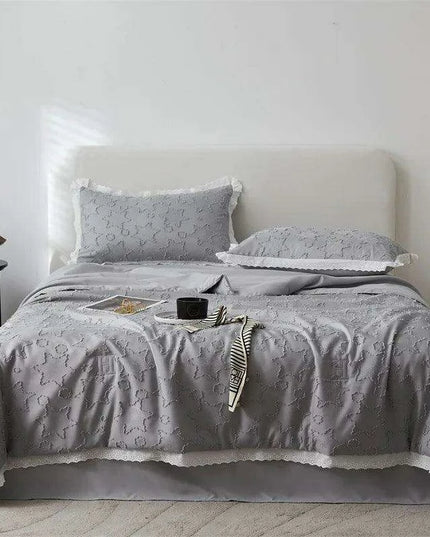 Sophisticated Floral Jacquard Antibacterial Summer Quilt with 3D Design