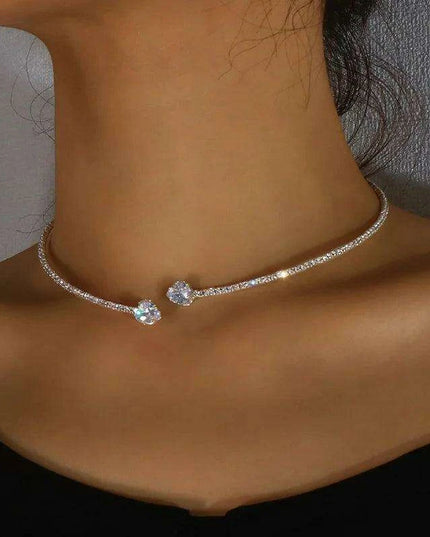 Sparkling Heart-Shaped Open Collar Choker Necklace for Women - Chic and Stylish Jewelry Accessory