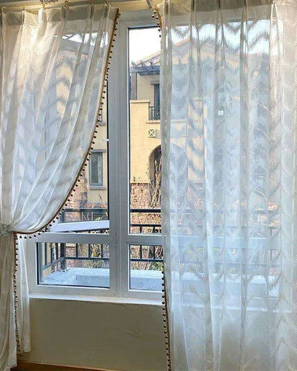 Elegant White Off-Shoulder Bow Top: Fall Fashion Essential