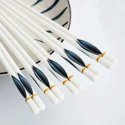 Sophisticated Japanese Porcelain Chopstick Collection - 5 Pairs for an Elevated Dining Experience