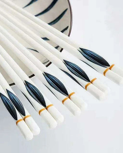 Sophisticated Japanese Porcelain Chopstick Collection - 5 Pairs for an Elevated Dining Experience