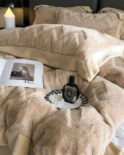 Plush Coral Velvet Winter Bedding Set with Cozy Duvet and Comforter