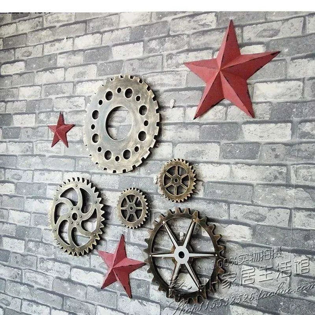 Elegant Vintage Gear Wall Art - Luxurious Metal Décor for Timeless Home Style