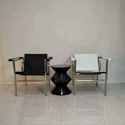 Scandinavian Elegance Lounge Chair - Très Elite