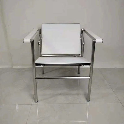 Scandinavian Elegance Lounge Chair - Très Elite