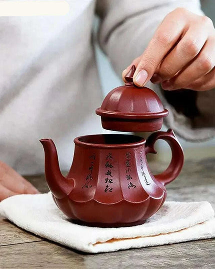 Elegant Yixing Purple Clay Teapot - 200ml Dahongpao Design with Integrated Mesh Filter for the Discerning Tea Enthusiast