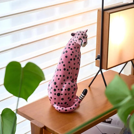 Pink Leopard Resin Statuette – Light Luxury Home Decor Figurine