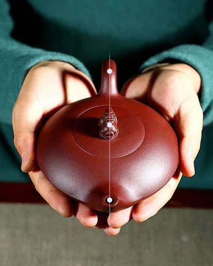 Handcrafted Yixing Purple Clay Teapot - 240ml Ideal for Oolong and Dahongpao Tea Enthusiasts