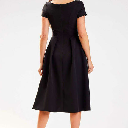 Sculpted Elegance Boat Neck Midi Dress - Chic Daytime Essential - Très Elite